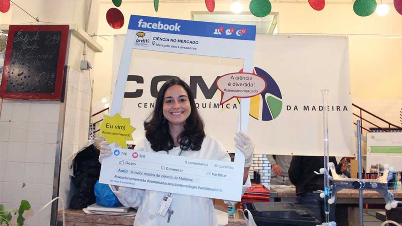CQM researcher, Ana Neves at "Ciência no Mercado" 2018 (Science at the Market)