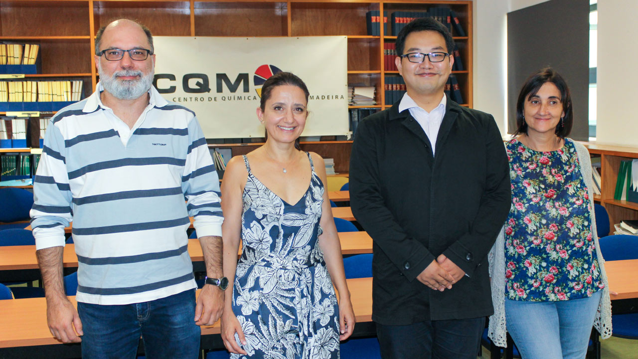 Master Yo Zou and the evaluation panel for his dissertation (from left to right): Professor João Rodrigues, Carla Alves (Ph.D.), Master Yo Zou and Professor Helena Tomás.