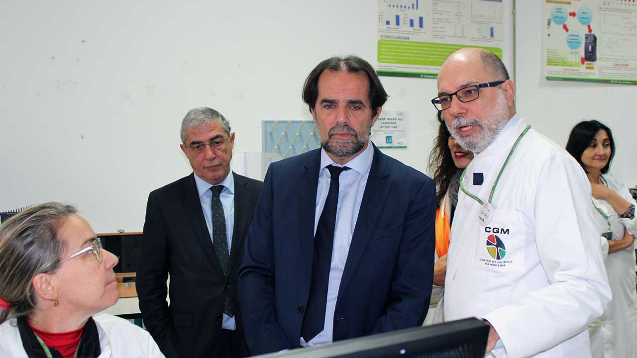 President of the regional government visiting CQM.