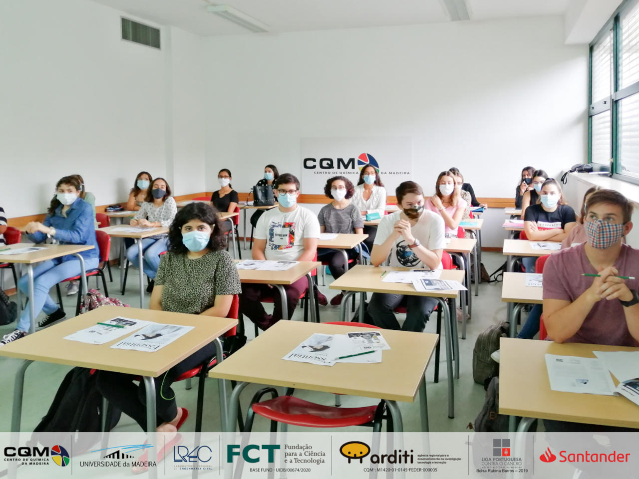 Madeira Chemistry Research Centre (CQM *) welcomes the students of 1st cycle in Biochemistry