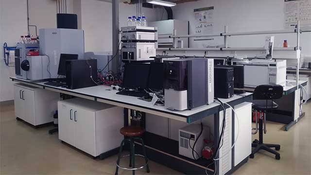 Chromatography and Mass Spectrometry Lab