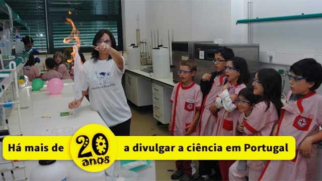 Elementary school students attending Chemistry is Fun at CQM.